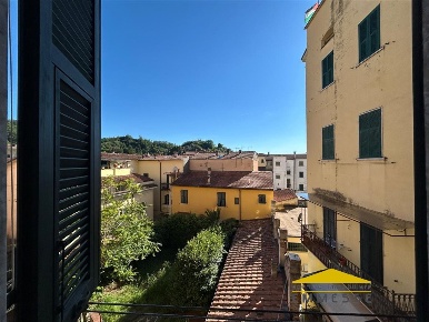 Foto Appartamento a Carrara Centro di 85 m² con 4 locali in vendita