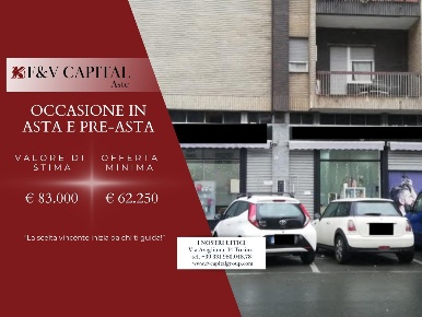 Foto Locale commerciale in Via Gaspero Barbera, Torino di 84 m² in vendita