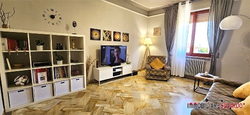 Foto Appartamento a Casole d'Elsa Centro di 120 m² con 5 locali in vendita