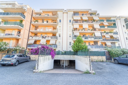 Foto Appartamento in Viale delle Arti 13, Pomezia Santa Palomba di 110 m²