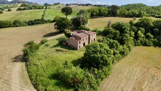 Foto Casale in Strada Provinciale 27, Cecina di 600 m² con 10 locali
