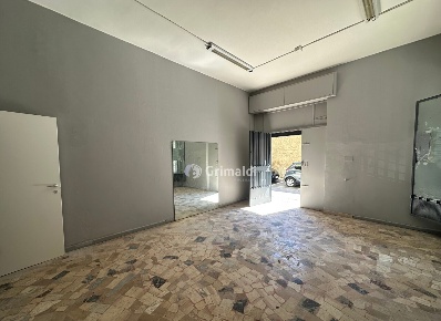 Foto Locale commerciale in Via Roma 464, Pomigliano d'Arco Centro di 45 m²