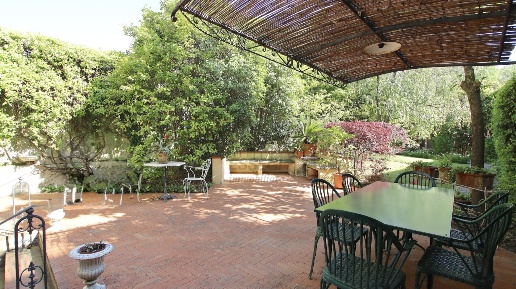 Foto Villa unifamiliare in Via Borgo Giannotti 120, Lucca di 330 m²
