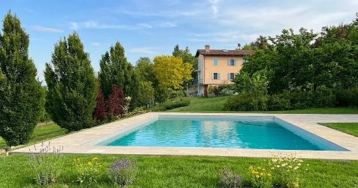 Foto Cessione attività a Clavesana Centro con 5 locali in vendita