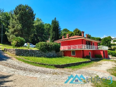 Foto Villa unifamiliare in SAN SAVINO, Ascoli Piceno di 200 m² con 7 locali