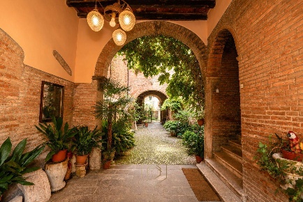 Foto Appartamento in Via Zemola, Ferrara Centro Storico di 75 m² in vendita