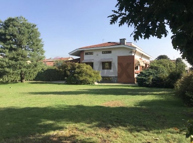 Foto Villa unifamiliare in VIA GIUSEPPE SERRA 4, Feletto di 457 m²