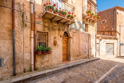 Foto Casa indipendente in Via Cristoforo Grisanti 32, Isnello di 91 m²
