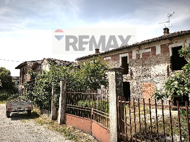 Foto Rustico in via de gasperi 25, Cava Manara Tre Re Mezzana Corti