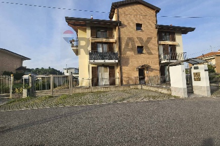 Foto Appartamento in VIA VITTORIO ALFIERI 2, Tradate Centro di 71 m²