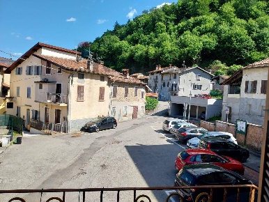 Foto Case semi ndipendenti in Polar 38, Cremenaga di 150 m² con 7 locali