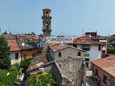 Foto Appartamento in via agello, Desenzano del Garda Rivoltella di 97 m²