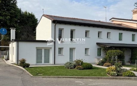 Foto Case semi ndipendenti a Ponzano Veneto Villaggio Florida di 120 m²