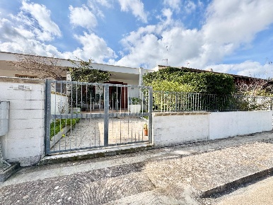 Foto Villa a schiera in viale dei Sultani snc, Melendugno Torre Saracena