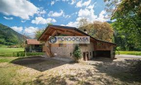 Foto Terreno residenziale in via Montopero, Polpenazze del Garda di 3000 m²