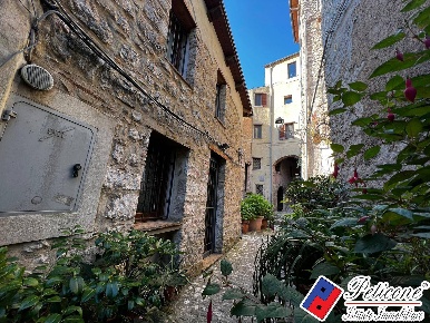 Foto Appartamento in Via Ponte Bartolo, Lenola Centro di 121 m² in vendita