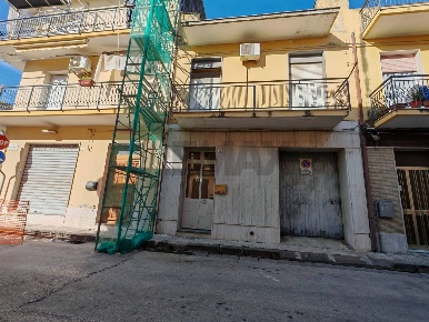 Foto Appartamento a Floridia di 150 m² con 11 locali in vendita
