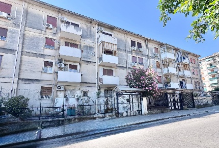 Foto Appartamento in Via Giacinto Calandrucci 8, Palermo di 100 m²