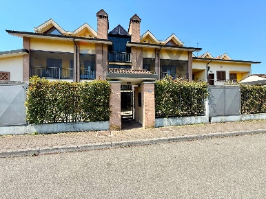 Foto Appartamento in Via della Tavolera 24, Vermezzo con Zelo di 92 m²