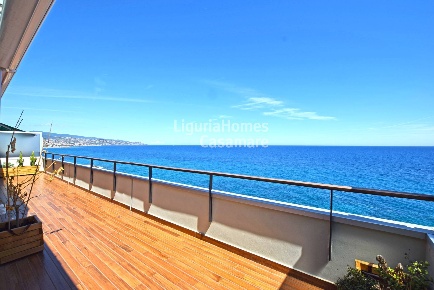 Foto Appartamento in via aurelia levante, Ospedaletti di 124 m² in vendita