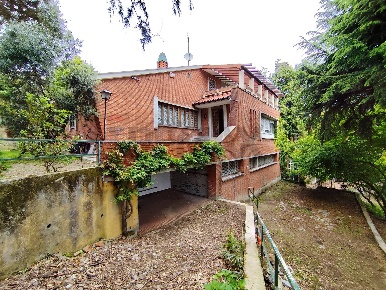 Foto Villa unifamiliare a Pino Torinese di 396 m² con 13 locali in vendita