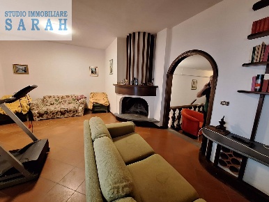 Foto Appartamento in Via mazzini, Viareggio di 130 m² con 6 locali