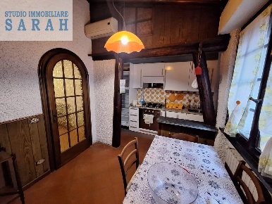 Foto Appartamento in Via mazzini, Viareggio di 130 m² con 6 locali