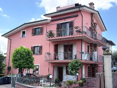 Foto Appartamento in Via  Isonzo, Monterotondo Gesù Operaio, Spineti