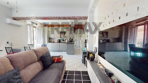 Foto Appartamento in Via Dei Sessanta 7, Genova Cornigliano di 87 m²