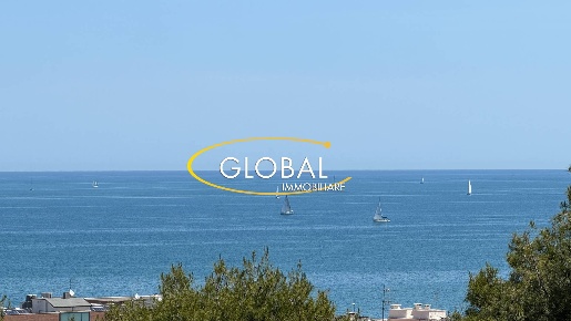 Foto Appartamento a Ancona Collemarino di 87 m² con 3 locali in vendita