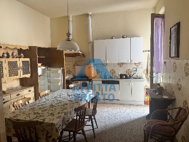 Foto Case semi ndipendenti a Lamporecchio di 400 m² con 8 locali in vendita