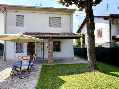 Foto Villa unifamiliare in VIA ALBERO 8, Finale Emilia Massa Finalese