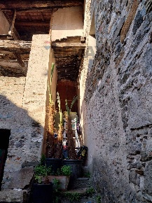 Foto Rustico in via San Giorgio, Castelveccana Castello di 120 m²