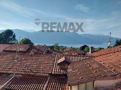 Foto Rustico in via San Genesio, Castelveccana Castello di 200 m²