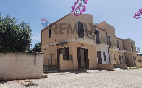 Foto Casa indipendente in Via del Pacecoto 15/1, Custonaci di 90 m²