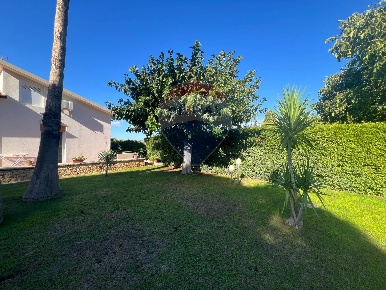 Foto Villa singola in VIA PIETRE NERE  CAVA ISPICA, Modica di 236 m²