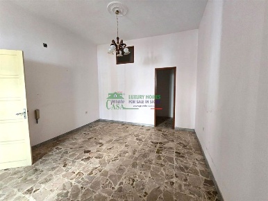 Foto Appartamento a Gela di 192 m² in vendita