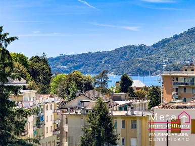 Foto Appartamento in via Aurelio Baisi, Rapallo di 92 m² con 3 locali
