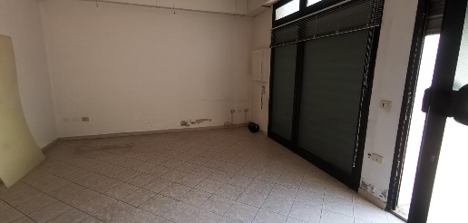Foto Negozio a Fucecchio Centro di 70 m² con 3 locali in affitto