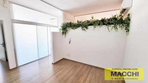 Foto Ufficio a Ponsacco di 80 m² con 3 locali in affitto