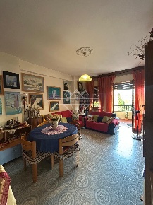 Foto Appartamento a Massa Centro di 108 m² con 6 locali in vendita