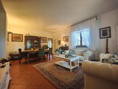 Foto Casa indipendente a Montelupo Fiorentino Centro di 160 m² con 7 locali