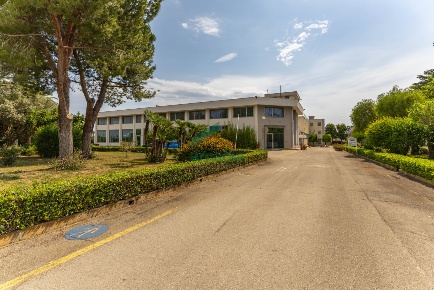 Foto Capannone industriale in Via dei Gigli 21, Modugno di 2000 m²