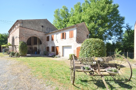 Foto Villa singola in Via Ponticelli 11, Agugliaro di 331 m² con 12 locali