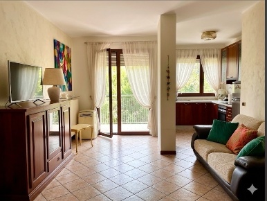 Foto Appartamento in Via Cinque Giornate 2, Cernobbio di 60 m² con 2 locali