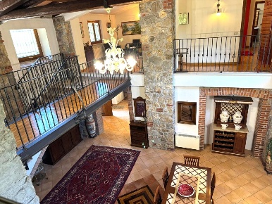 Foto Casa indipendente a Frosinone di 571 m² in vendita