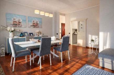 Foto Appartamento a Viareggio Lungomare di 114 m² con 5 locali in vendita