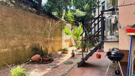 Foto Appartamento in Via Rusca 37, Savona Centro Storico di 135 m²