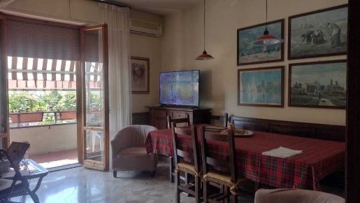 Foto Appartamento in Via Algeri, Pontassieve Centro di 100 m² con 5 locali