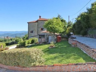 Foto Casale a Londa di 300 m² con 6 locali in vendita